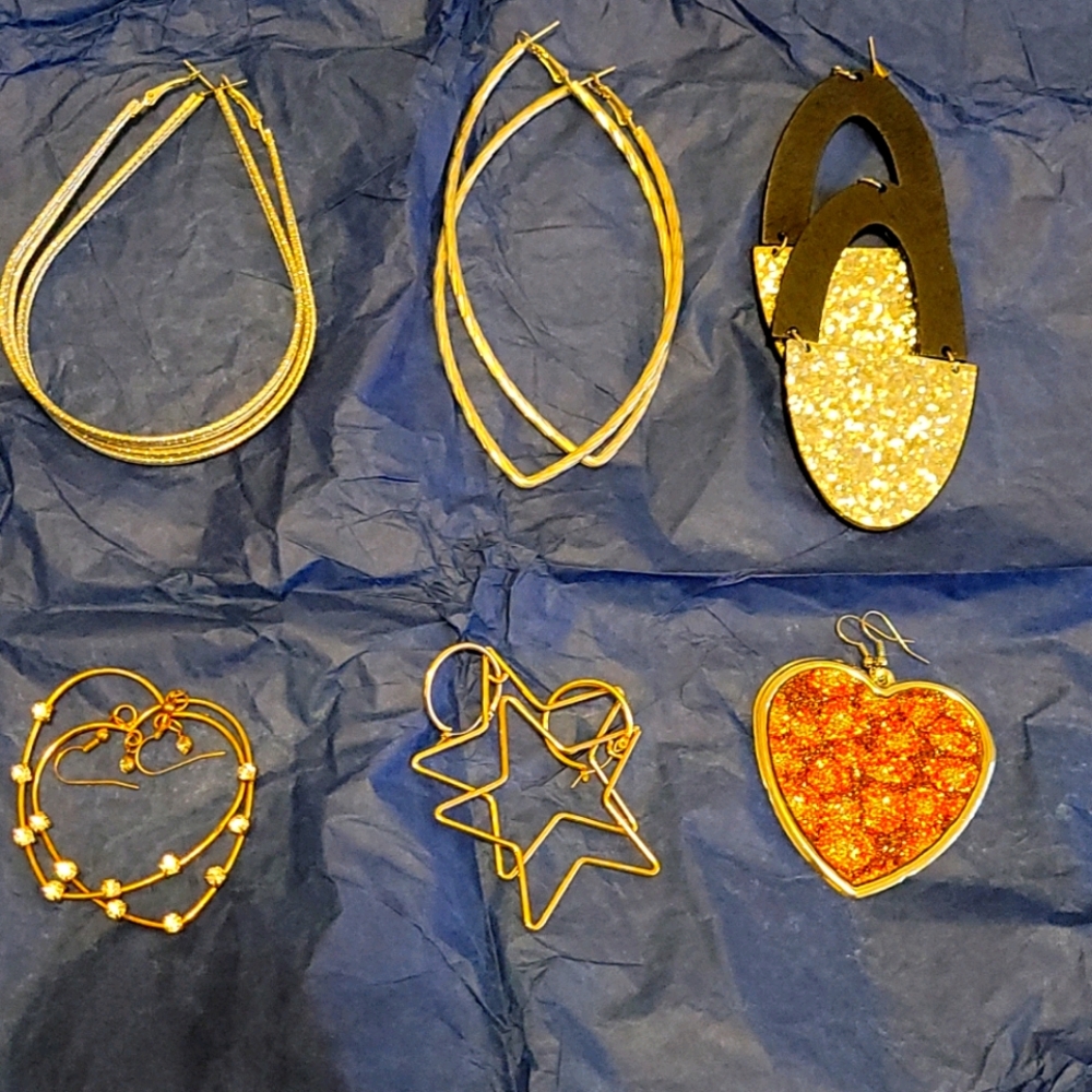 Chic earrings